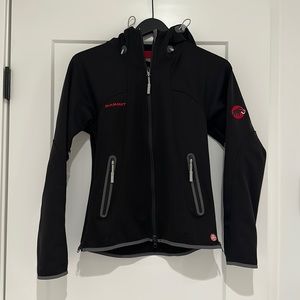 MAMMUT zip jacket with hood and pockets